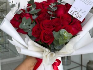 Ramo 24 rosas con dólar